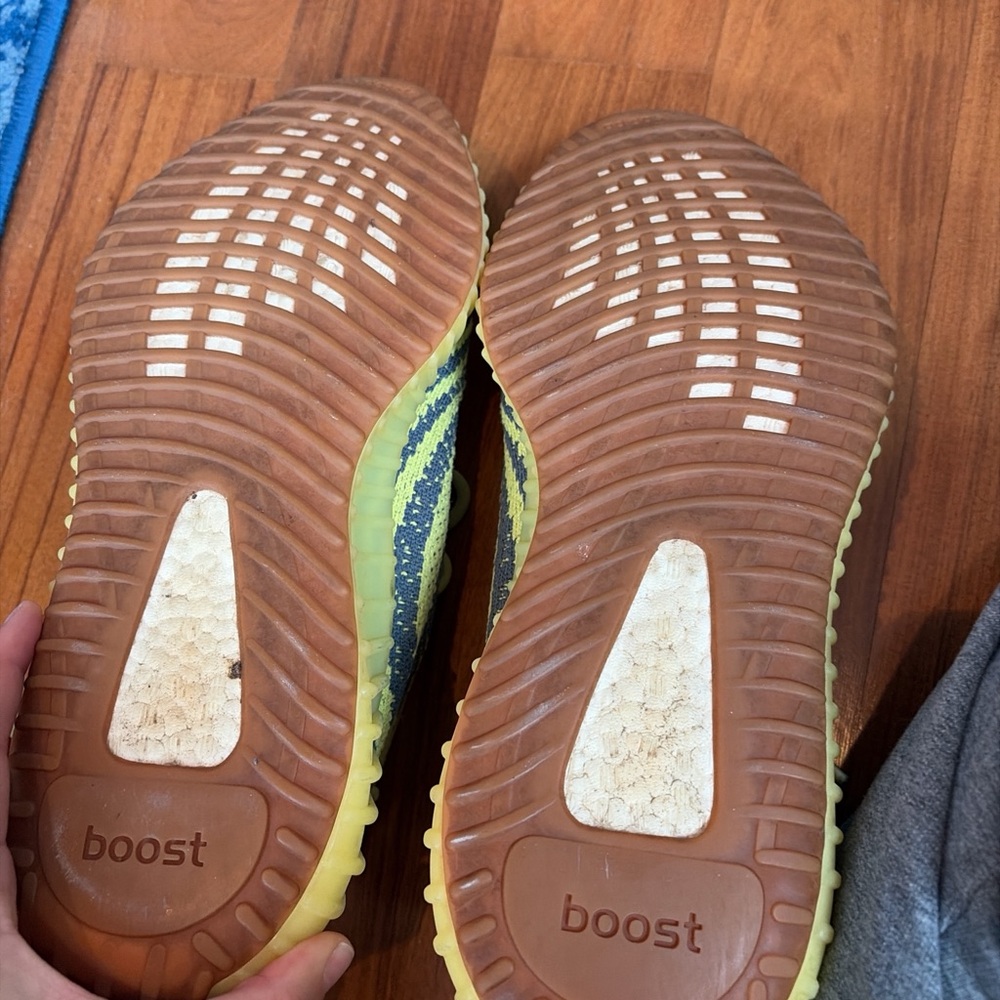 Adidas Yeezy Boost 350 V2 - Yellow - Picture 8 of 8